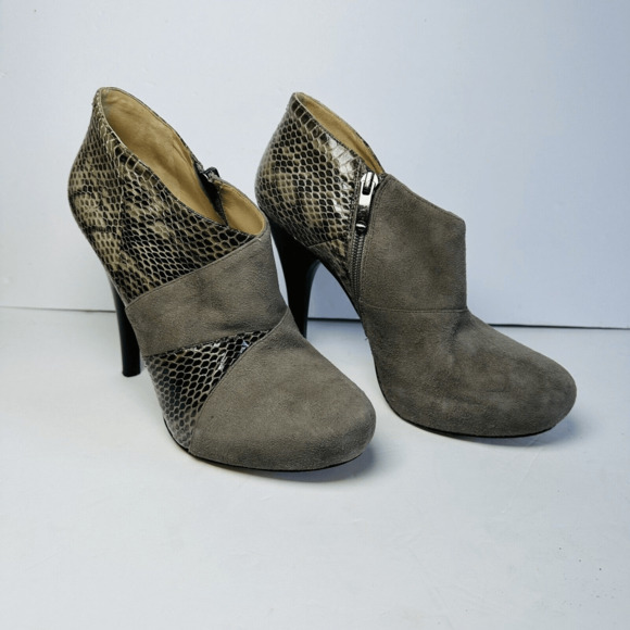 Via Spiga Acacia Bootie in Gray Suede Snake Skin 4.5”‎ High Heel Woman’s Size 7M - Picture 2 of 9